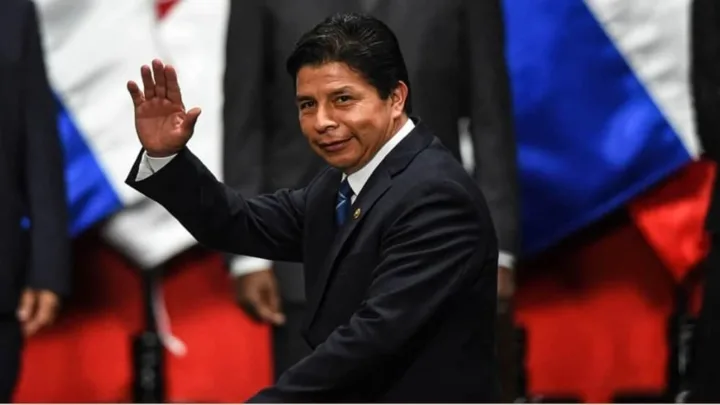 Juez peruano ordena que Pedro Castillo continúe detenido