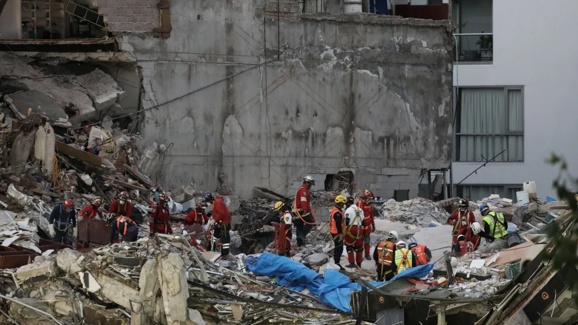 Terremoto en Irán deja más de 100 heridos y daña cerca de 200 viviendas
