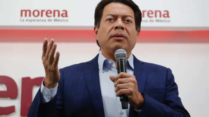 “Innecesarios”, espectaculares a favor de corcholatas: Mario Delgado