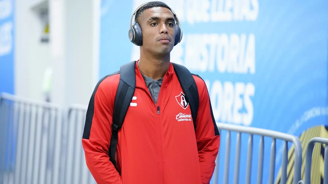 Mauro Manotas, delantero de Atlas, avanza favorablemente en su recuperación