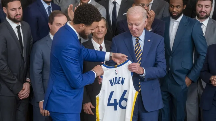 Joe Biden recibió a los Warriors de Golden State en la Casa Blanca