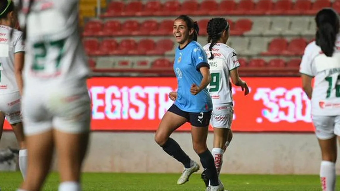 Chivas femenil le pasó por encima a las Centellas del Necaxa
