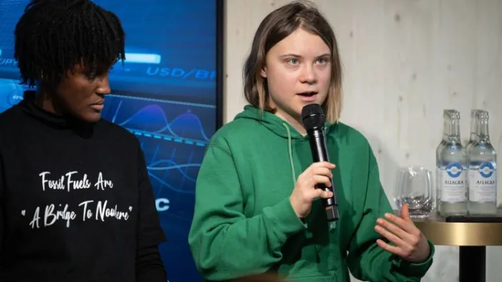Greta Thunberg acusa a asistentes del foro de Davos de “alimentar la destrucción del planeta”