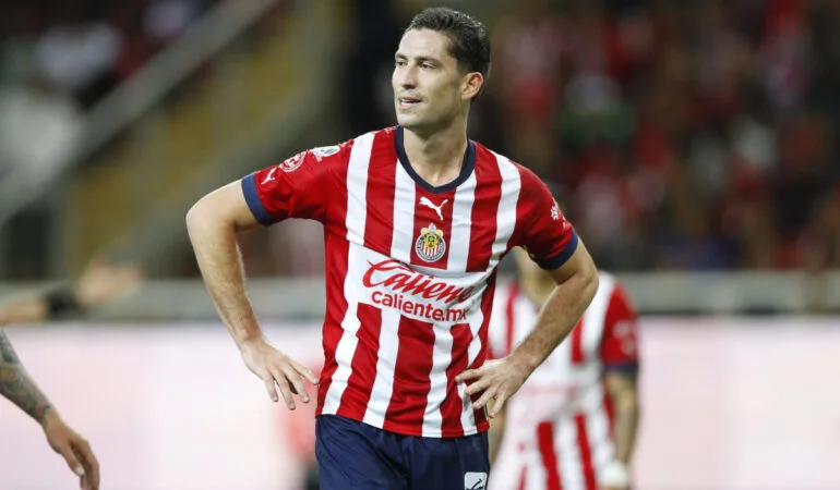 Santiago Ormeño, otro que fracasa en Chivas