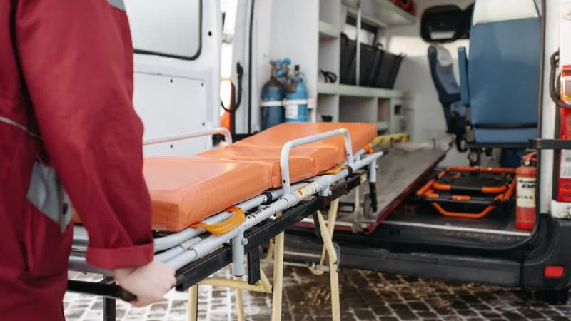 A mordidas, joven le arranca la oreja a un hombre en Oregon