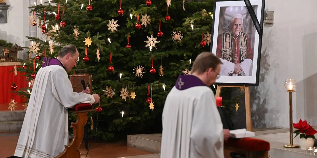 Relato del papado de Benedicto XVI será colocado en su ataúd