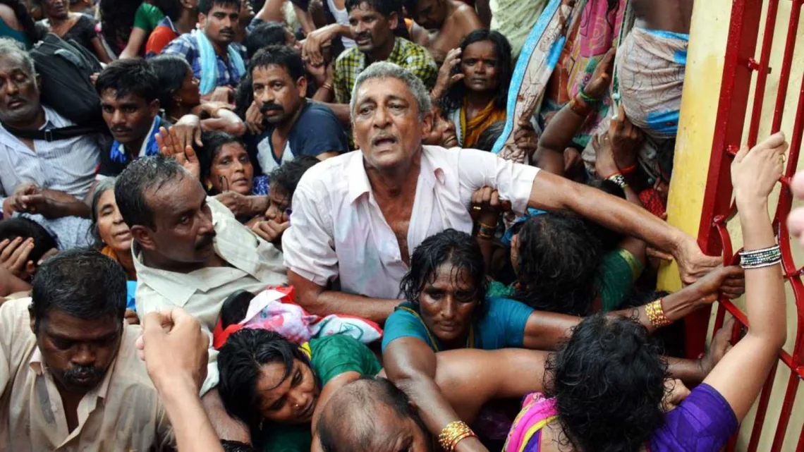 Muere una persona y decenas resultan heridas durante fiesta taurina en India