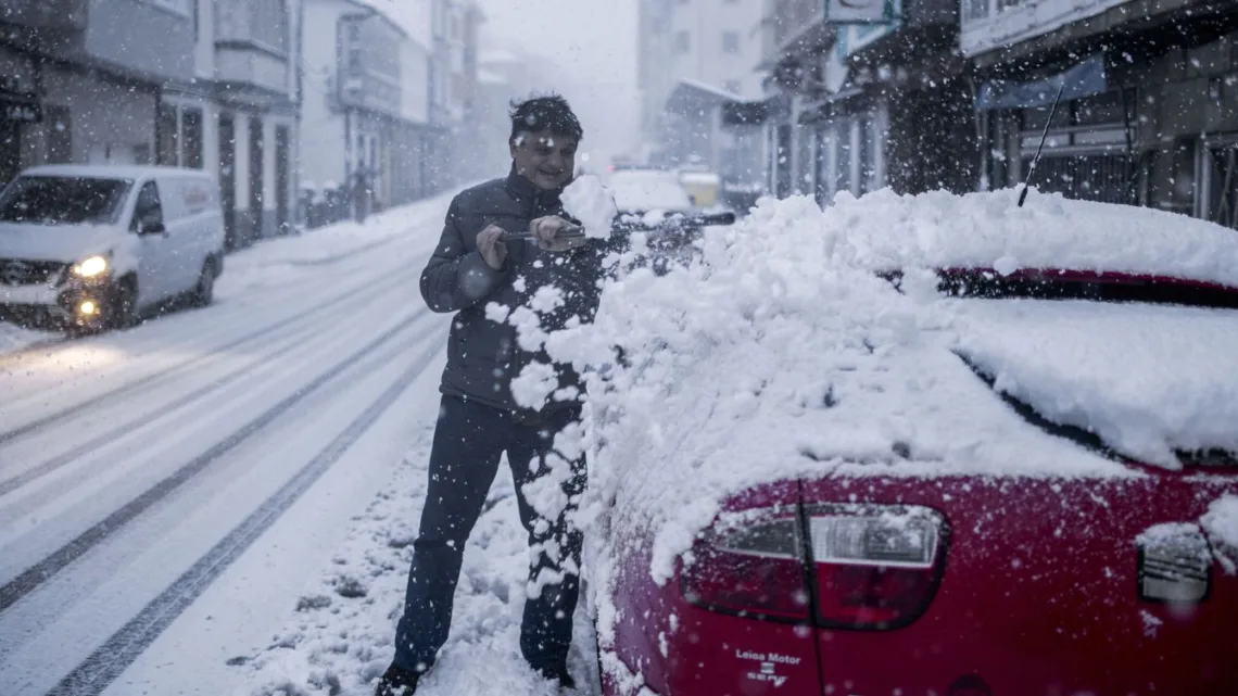 Fuerte temporal con lluvias y nieve mantiene cerradas escuelas y carreteras de Italia