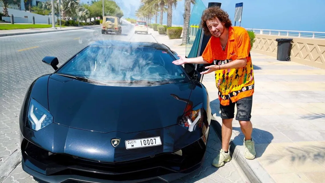 Luisito Comunica rentó un Lamborghini y lo dañó en un tope: pagó casi 400 mil pesos 