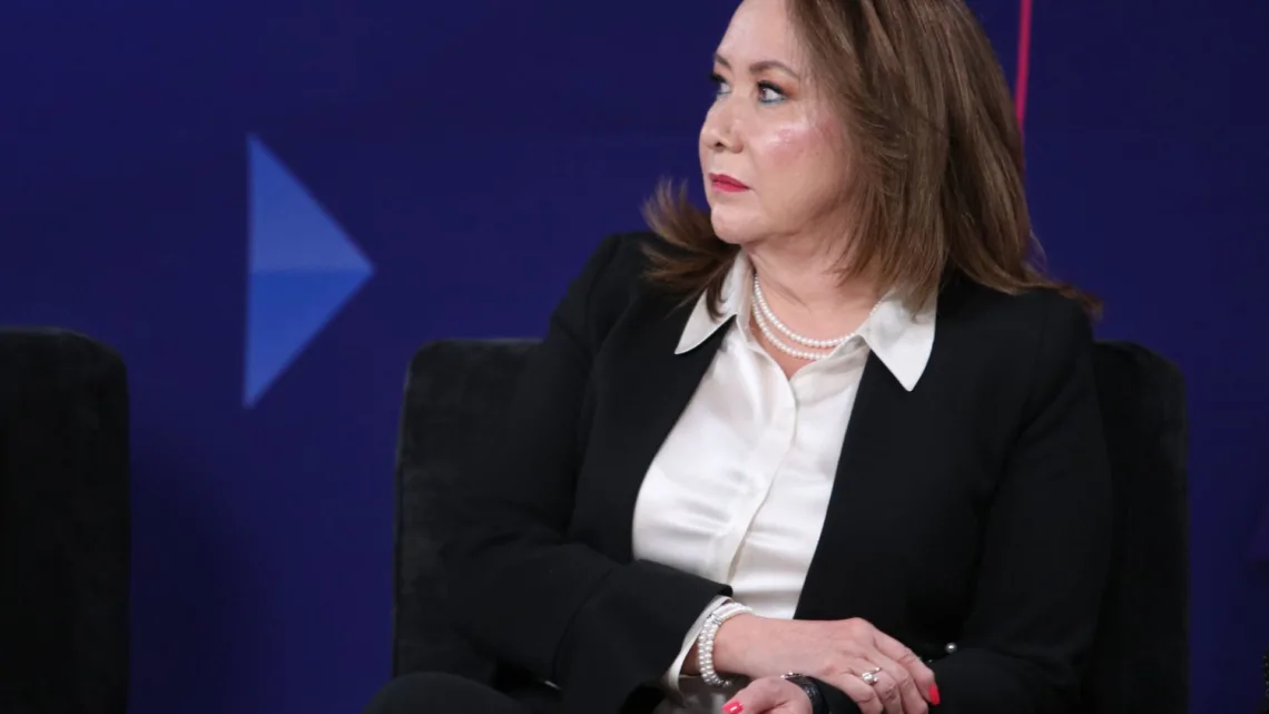 A pesar del plagio, ministra se aferra a cargo en la Corte