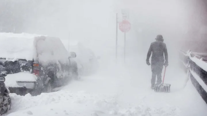 EU, en alerta por tormenta invernal que inundó a California y avanza al este