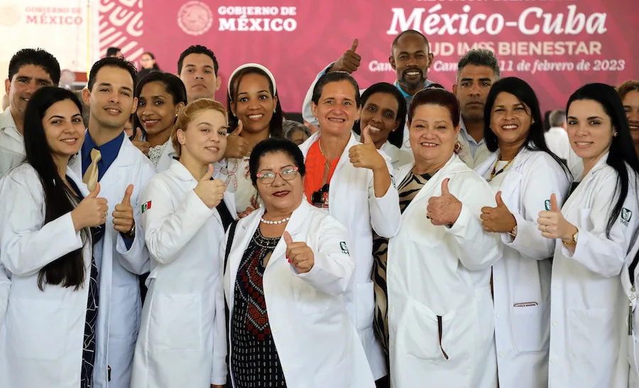 En México hay 610 médicos cubanos distribuidos en 12 Estados, dice Zoé Robledo