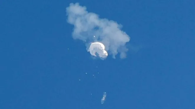 China dice que globos de EU violaron su espacio aéreo más de 10 veces