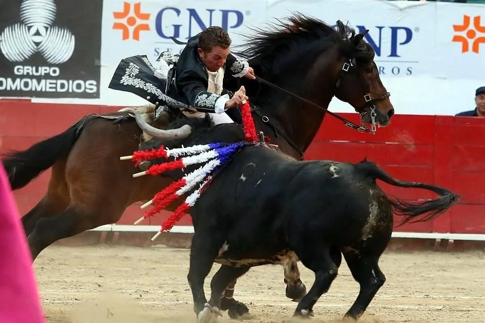 Una oreja para Hernández Gárate en deslucido festejo