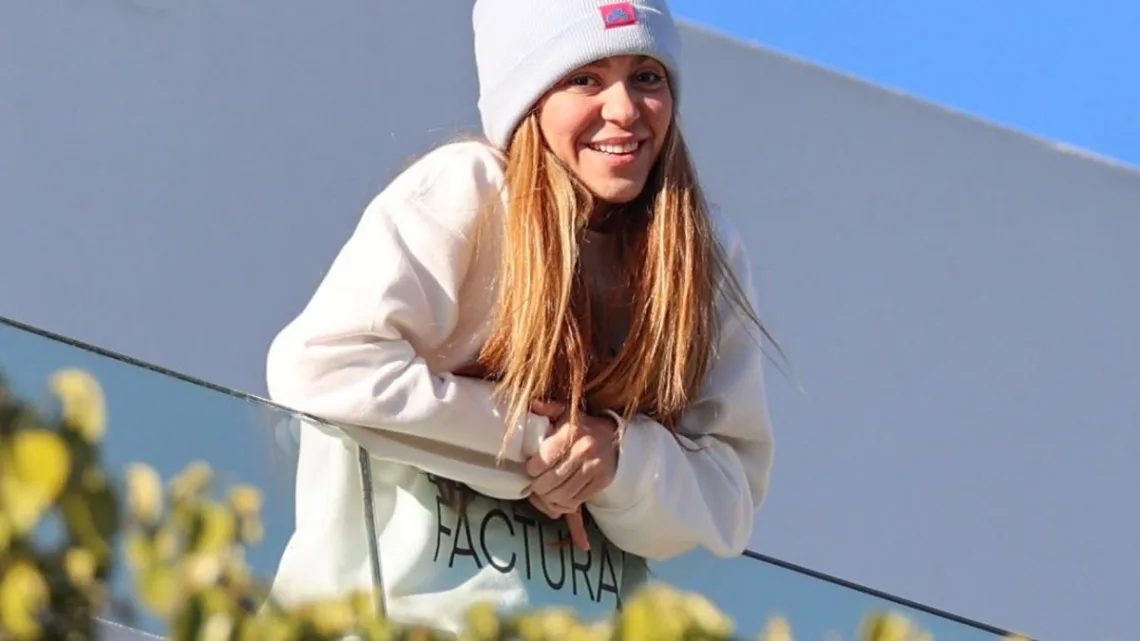 ¡Facturando y emprendiendo! Shakira pone a la venta sudadera con frase