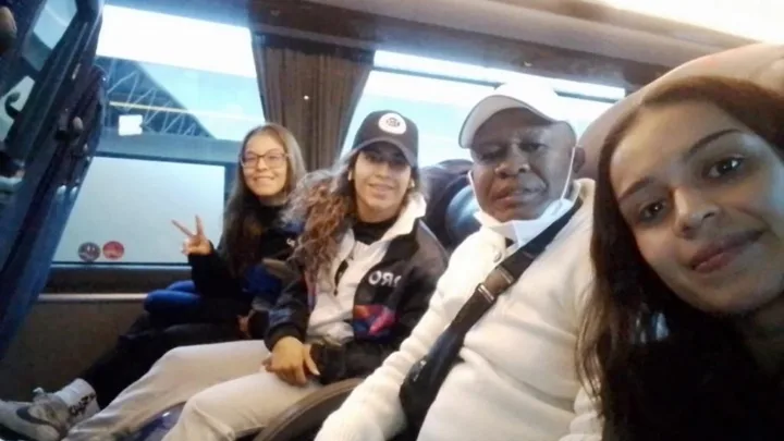 Luchadoras queretanas participan en campamento en Cuba