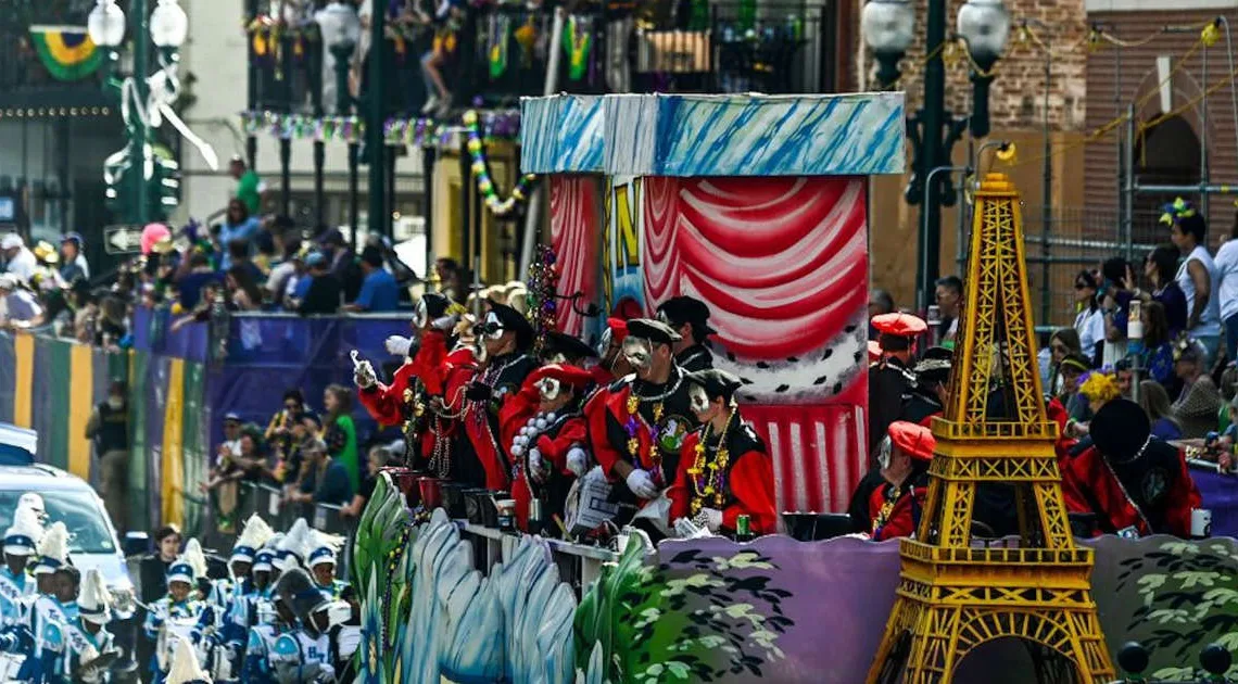 Tiroteo durante desfile de Mardi Gras deja un muerto y cuatro heridos