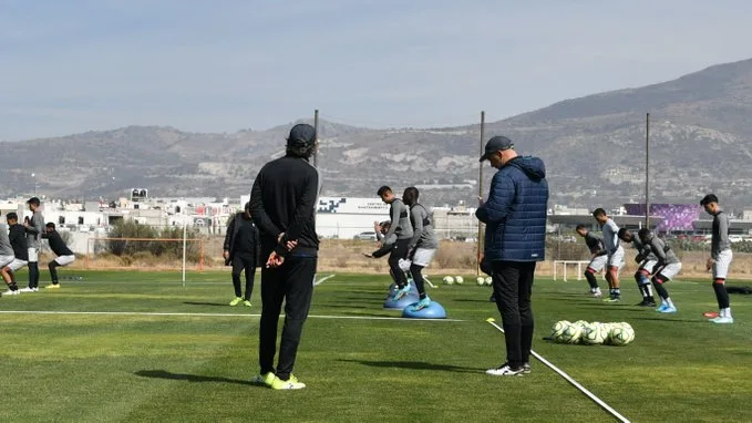 Pachuca alarga la miseria mazatleca