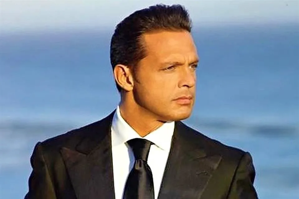 Luis Miguel habría dejado “plantada” a su exnovia en España por Paloma Cuevas