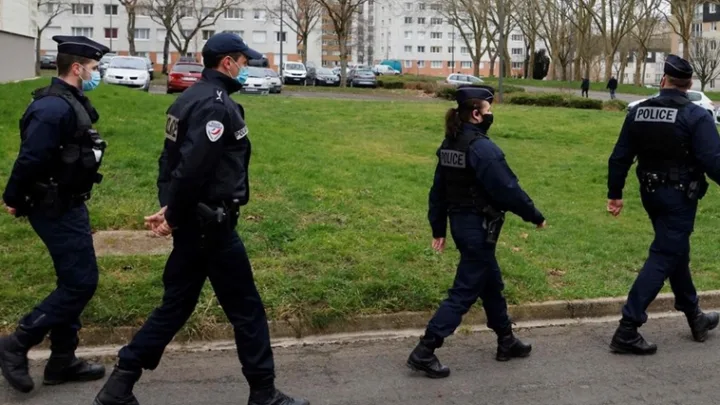 Alumno mata a puñaladas a una maestra de español en Francia