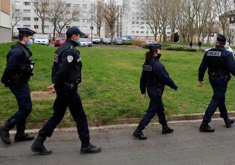 Alumno mata a puñaladas a una maestra de español en Francia