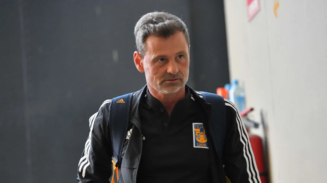 Diego Cocca renuncia a Tigres