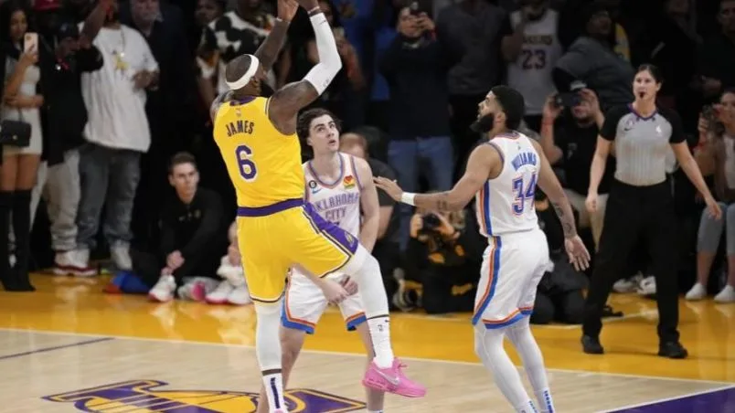 LeBron James, el nuevo rey encestador de la NBA