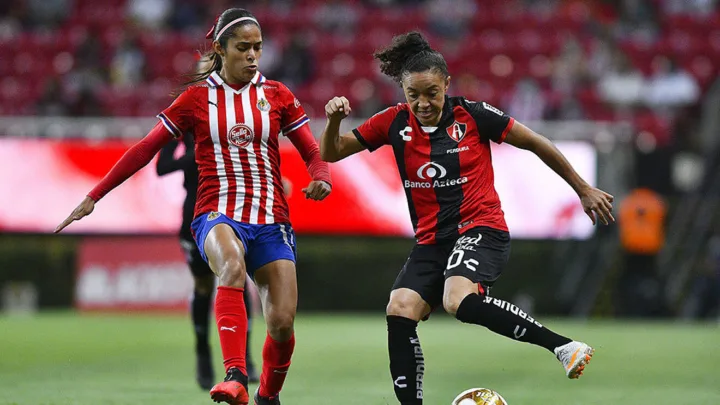 Chivas logra la remontada ante Atlas en el Clásico Tapatío Femenil