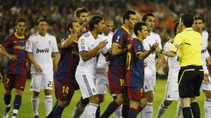 Barcelona vs. Real Madrid: Un Clásico intenso… y bastante parchado