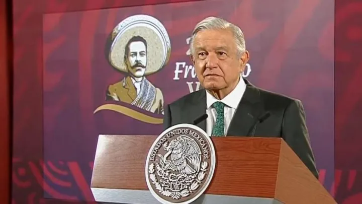AMLO exhibe sueldos de los ministros de la SCJN