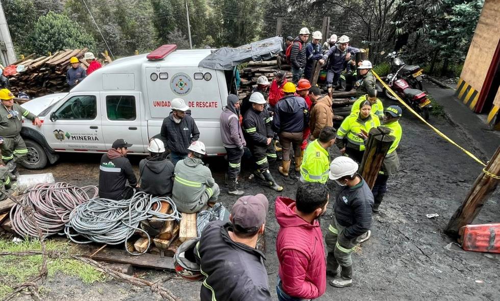 Suben a 21 los muertos por accidente minero en Colombia