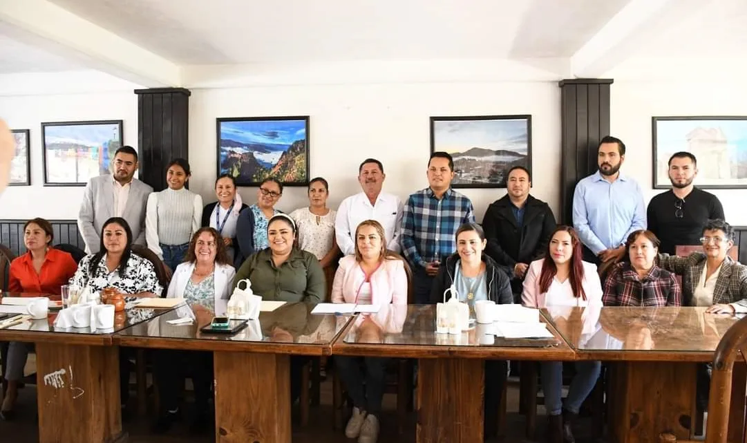 Fortalecen autoridades lazos para atención del Cáncer de la Mujer en la Sierra