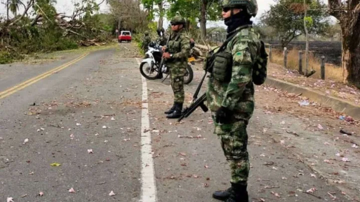 Mueren nueve militares en ataque de grupo armado en Colombia