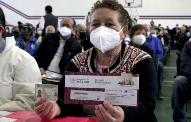 Inicia cambio de tarjeta a quienes reciben Pensión del Bienestar en Bancomer