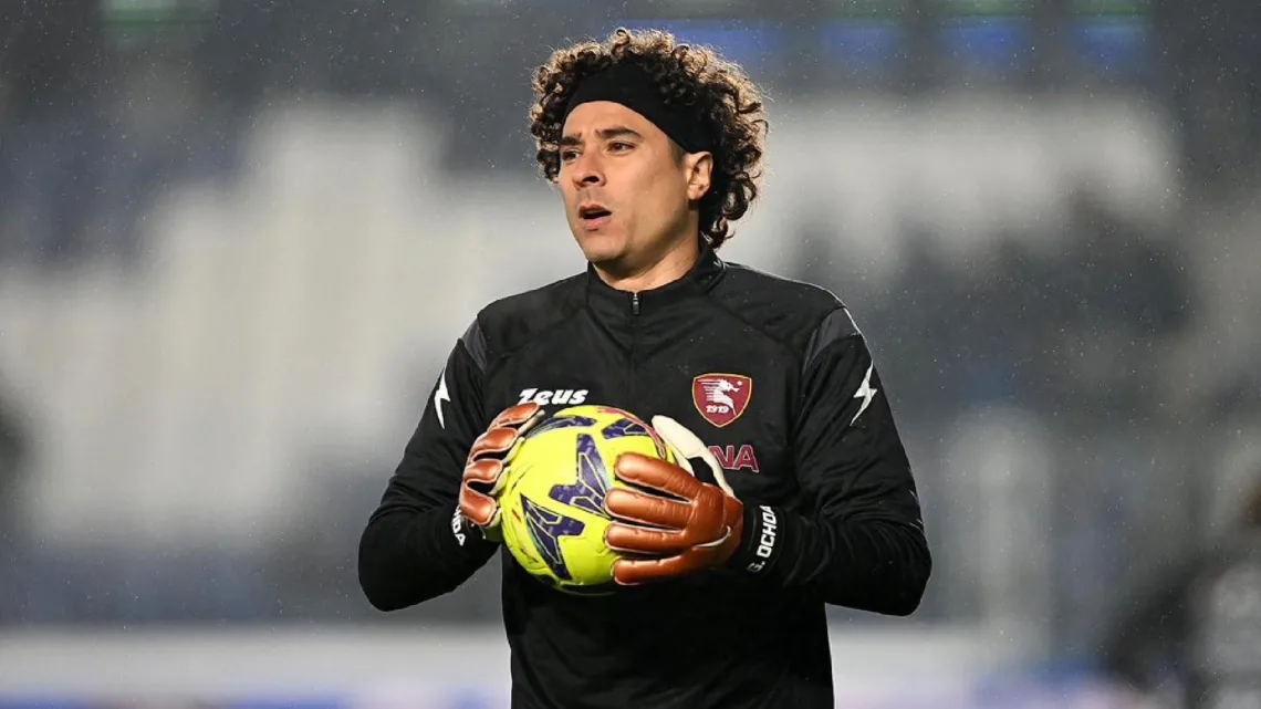 Memo Ochoa: Reconocido en el Salernitana, abucheado con la Selección Mexicana