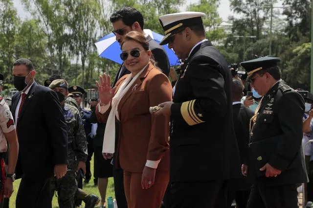China ve “con buenos ojos” visita de la presidenta hondureña, Xiomara Castro