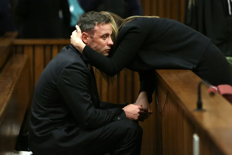 Niegan libertad condicional al ex atleta Oscar Pistorius