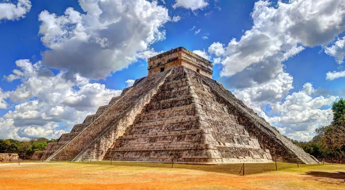 Miles viven en Chichén Itzá el descenso de Kukulcán y reciben la Primavera