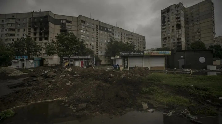 Bombardean regiones ucranianas de Járkov y Odesa