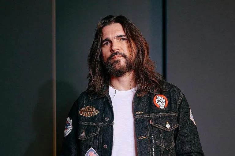 Juanes anuncia su nuevo sencillo “Gris”, una pieza personal y catártica