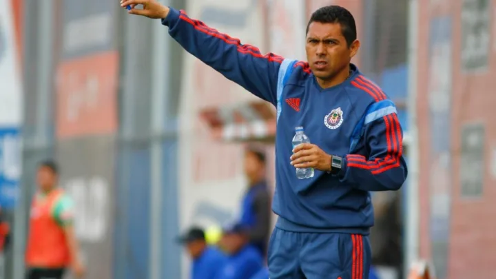 Ramón Morales, ex jugador de Chivas, presenta su academia de futbol