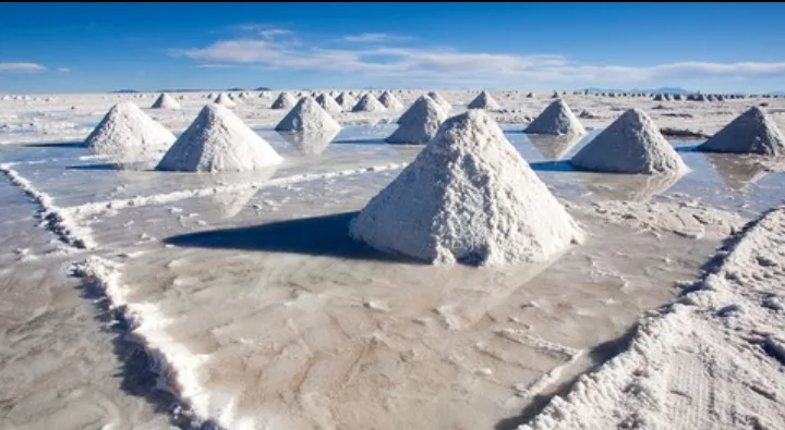 Chile anuncia ambicioso plan para extraer litio