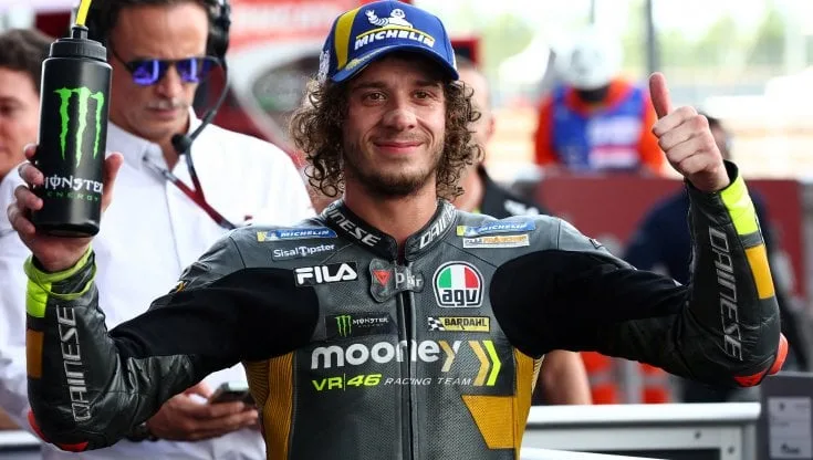 Primer triunfo de Bezzecchi y toma el liderato en Moto GP