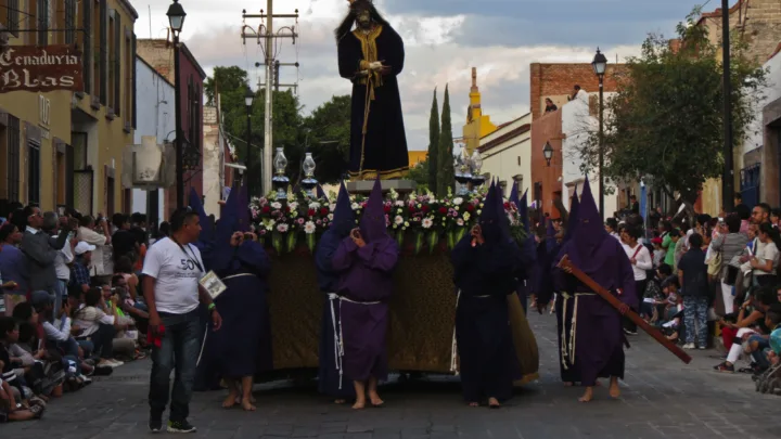 Espera Querétaro 324 mil turistas en Semana Santa y Pascua
