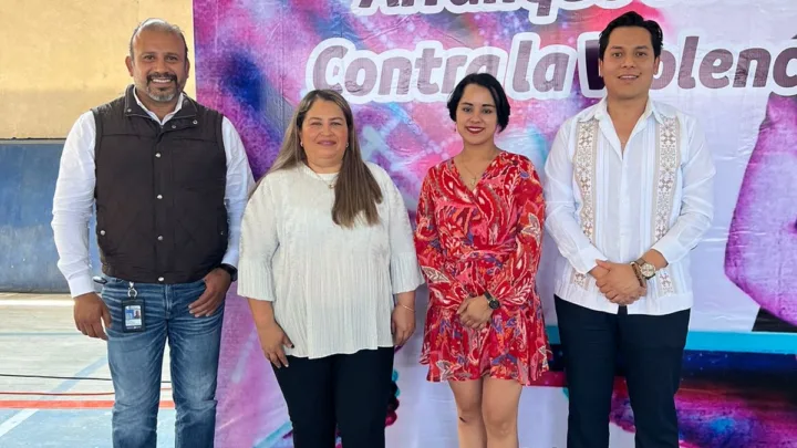 Sensibiliza IQM en Landa de Matamoros para prevenir la violencia
