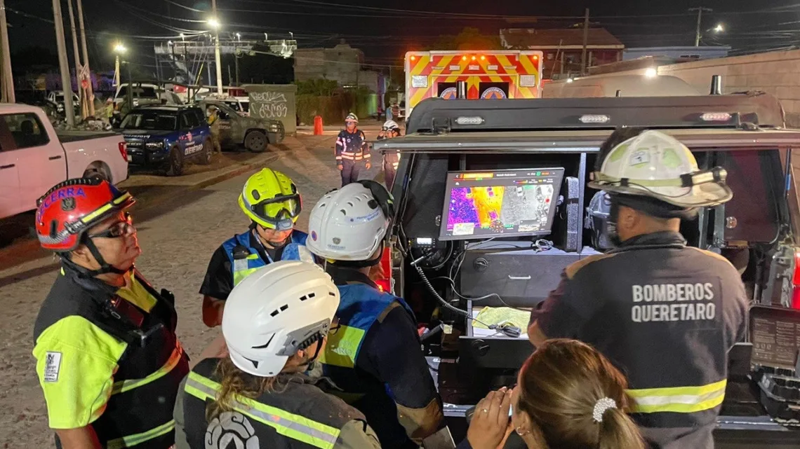 Se suma CEPCQ a operativo para la atención de incendio en contenedor ferroviario en Santa María Magdalena