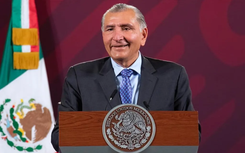 Adán Augusto López critica reunión de Dina Boluarte con Felipe Calderón