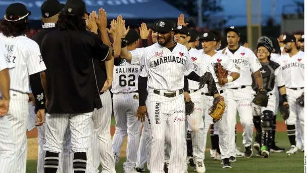 Mariachis se queda con la primera serie