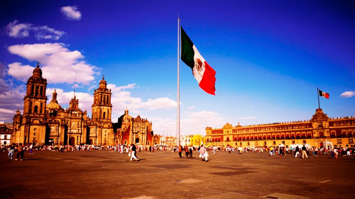 ¿El Zócalo tendrá nuevo nombre? Senado alista discusión sobre el tema
