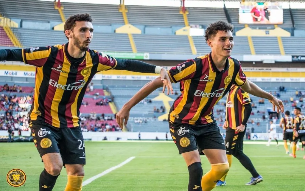 Leones y Alteños, por el pase a la Liguilla